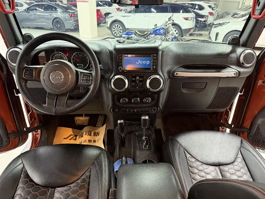 Jeep Wrangler 2014 — фото 15