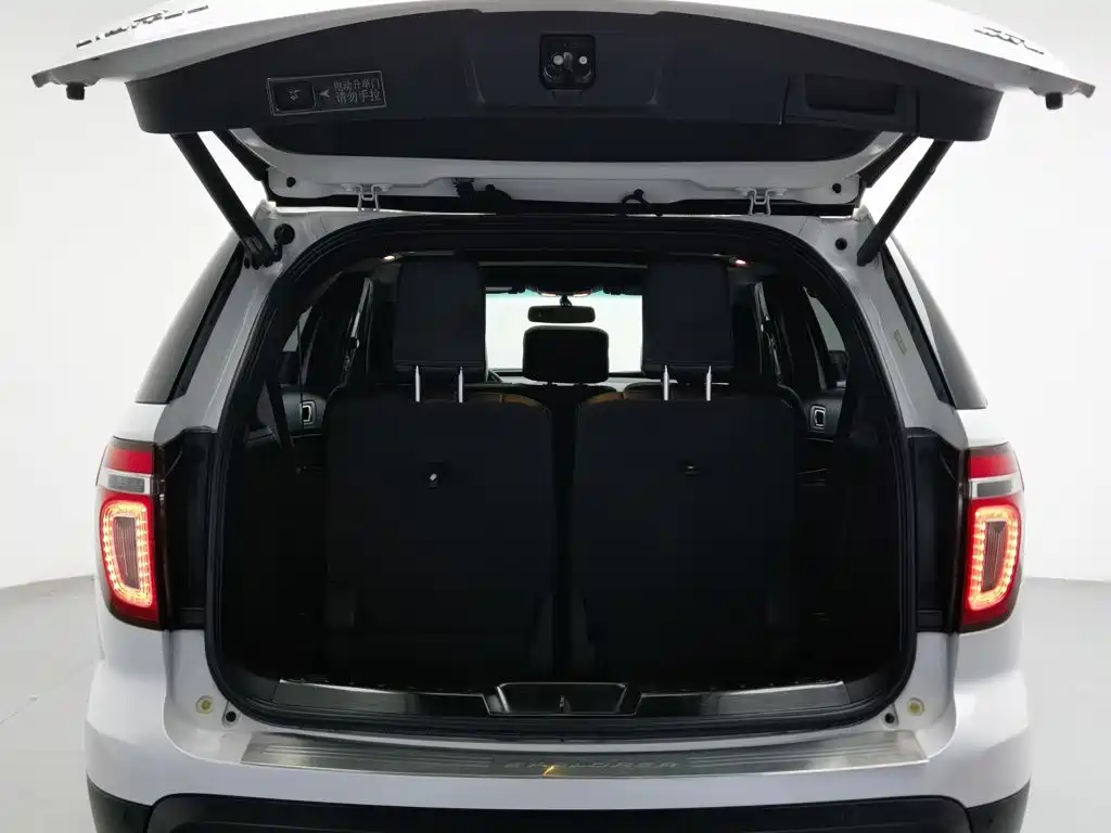 Ford Explorer 2015 — фото 16