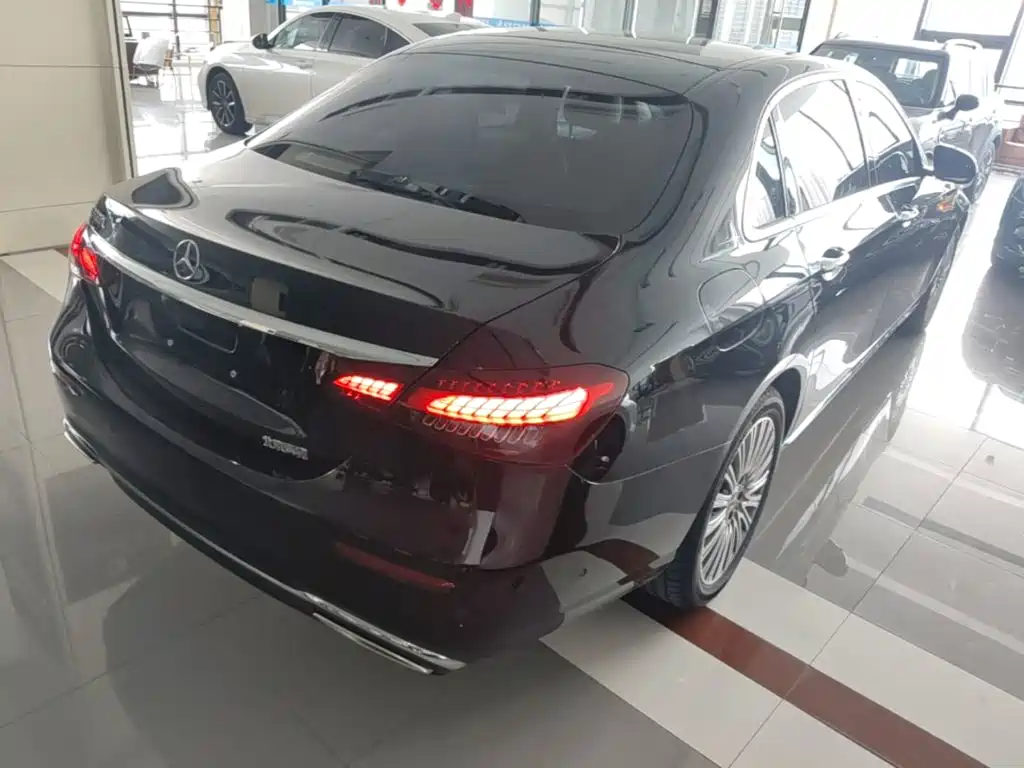Mercedes-Benz E-Class 2022