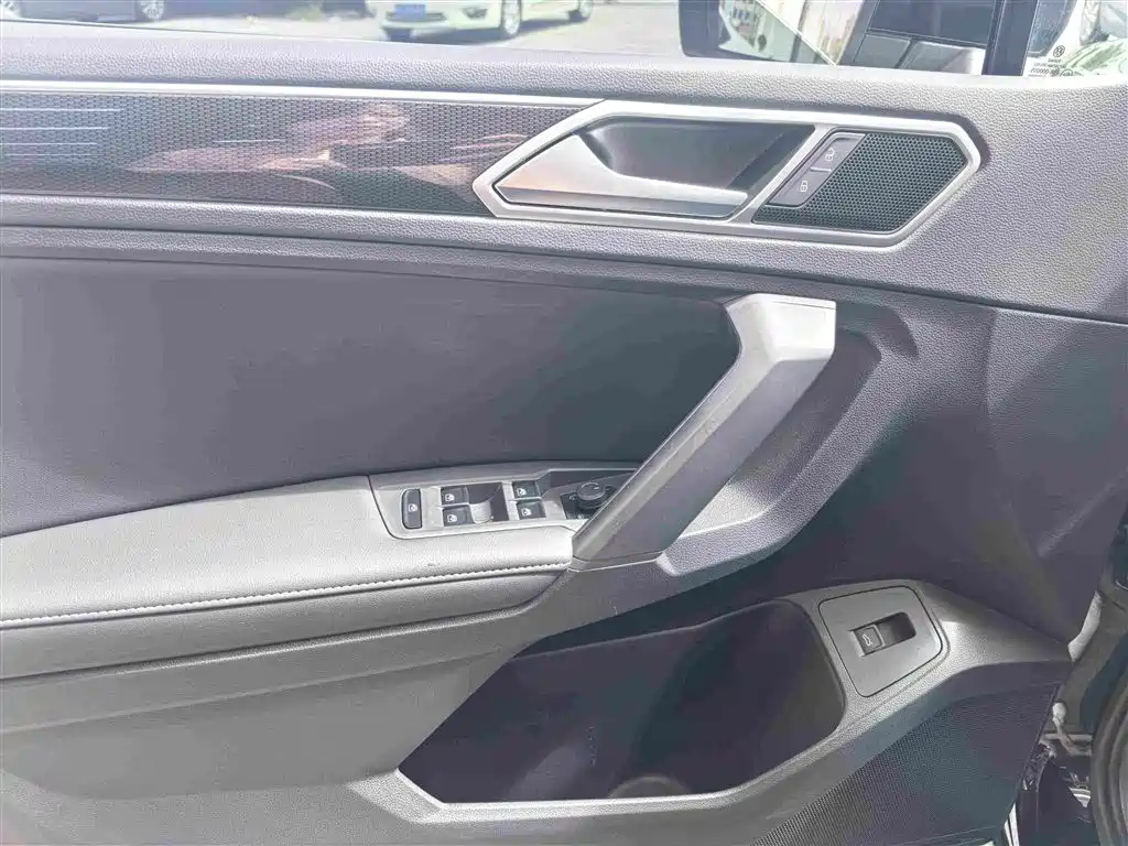 Volkswagen Tiguan L 2025 — фото 12