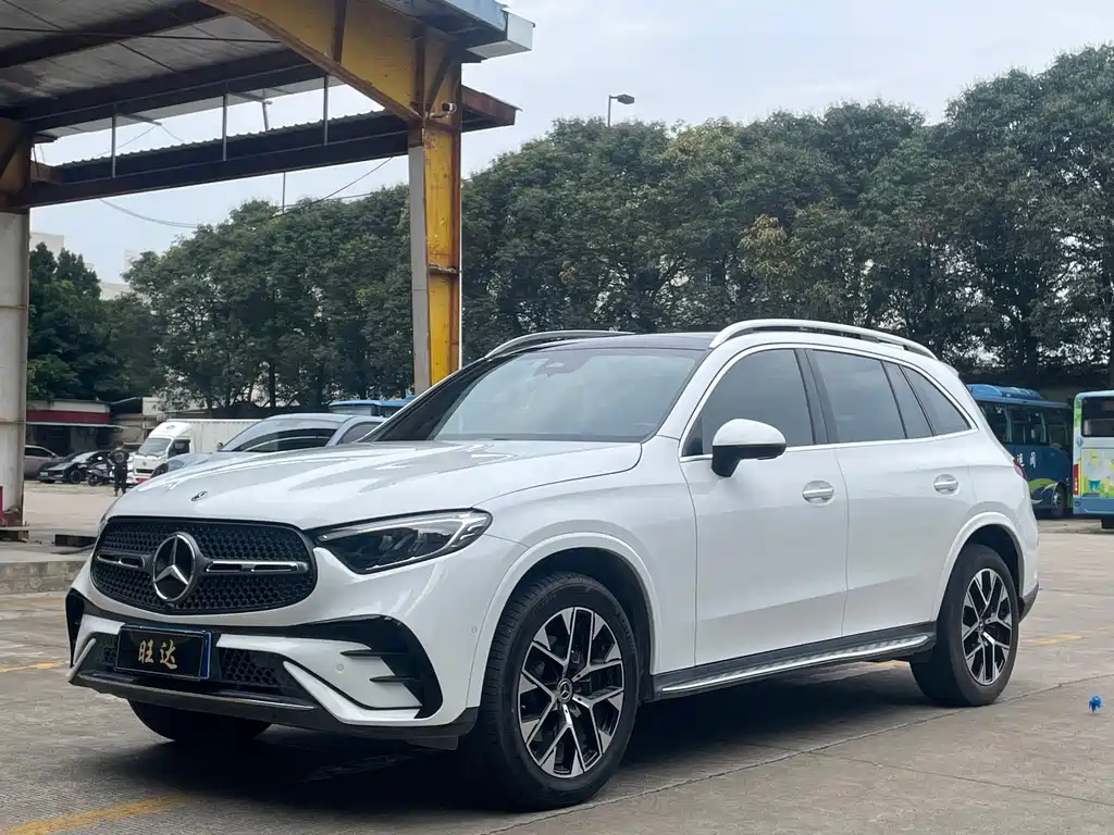Mercedes-Benz GLC 2023 — фото 1