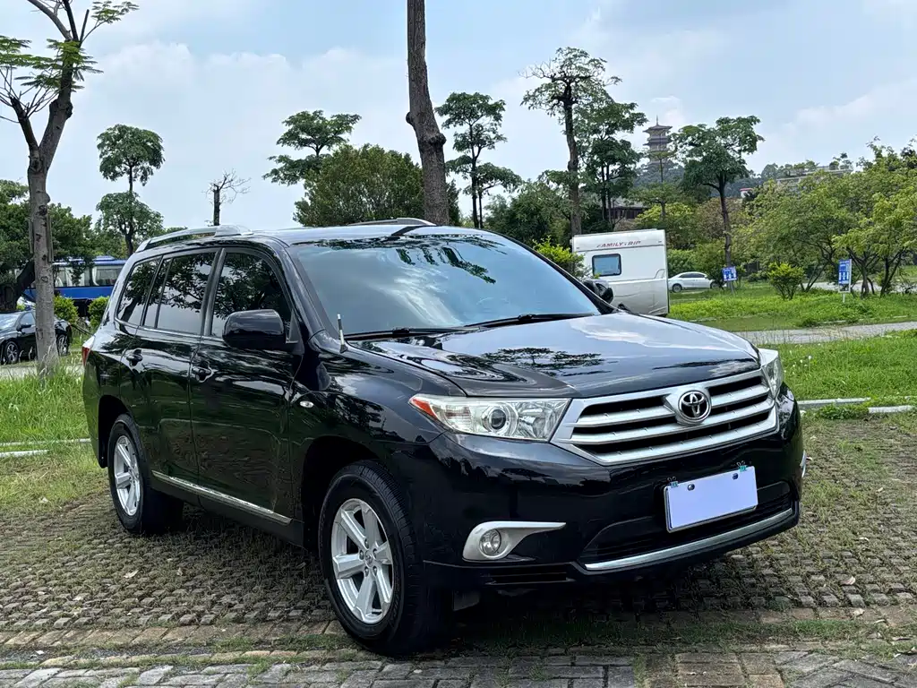 Toyota Highlander 2012 — фото 3