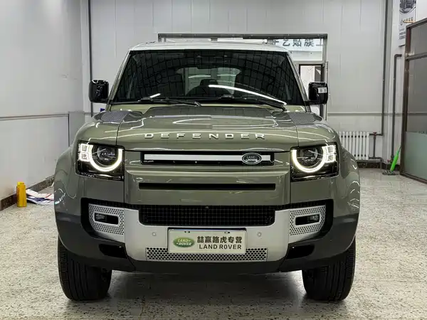 Land Rover Defender 2021