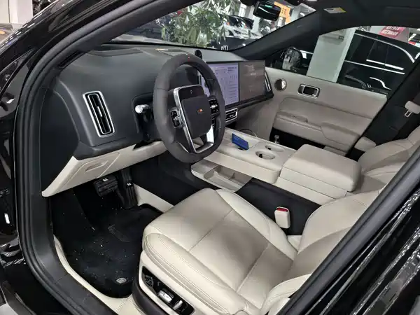 Li Auto L7 2025