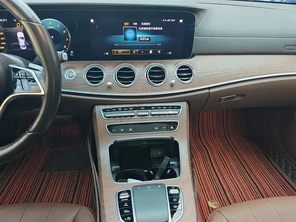 Mercedes-Benz E-Class 2023 — фото 13