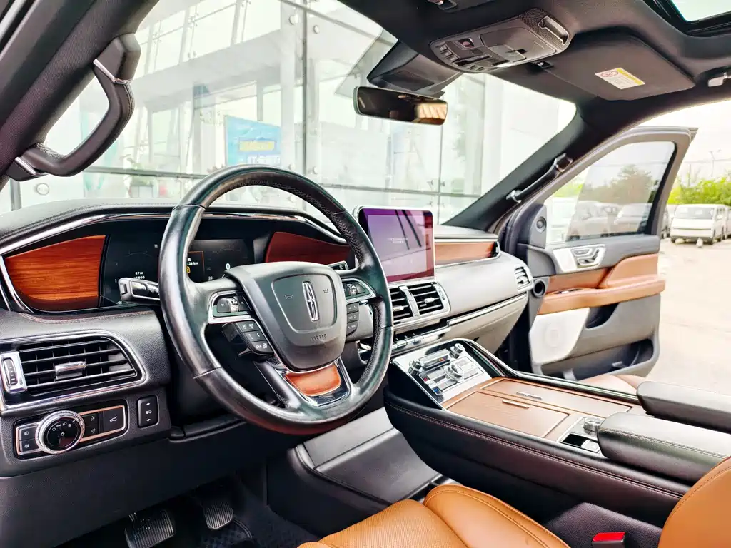 Lincoln Navigator 2019 — фото 10