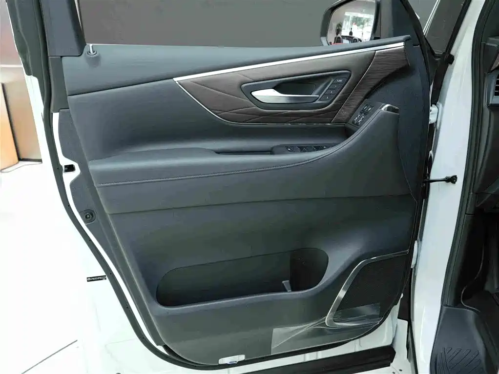Toyota Vellfire 2024 — фото 16