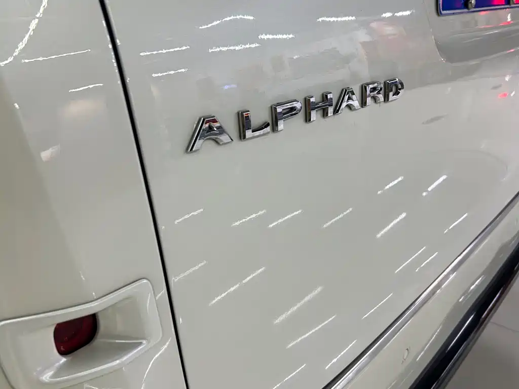 Toyota Alphard 2019 — фото 25
