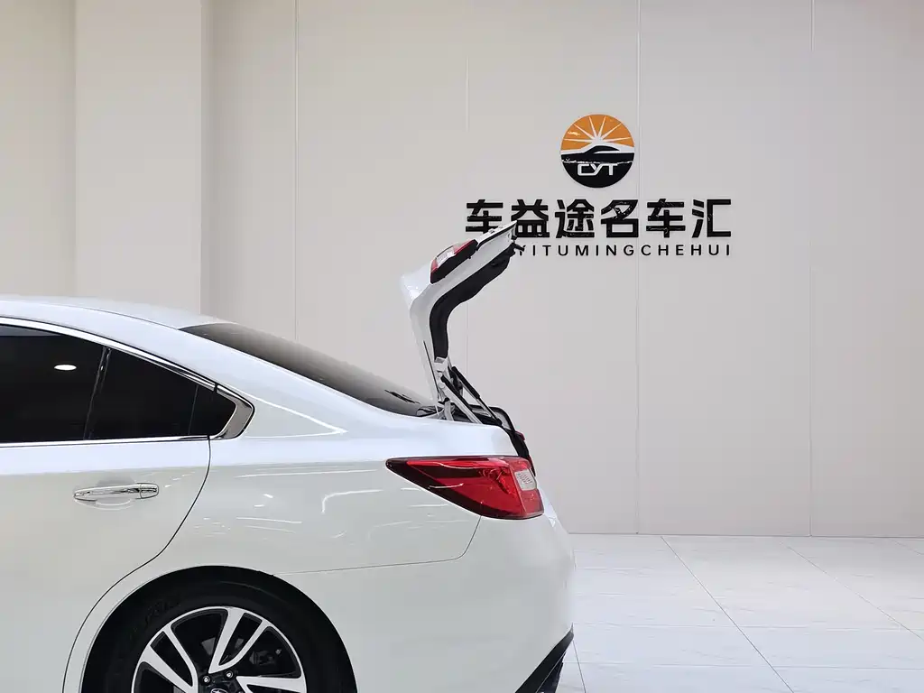 Subaru Legacy 2021 — фото 22