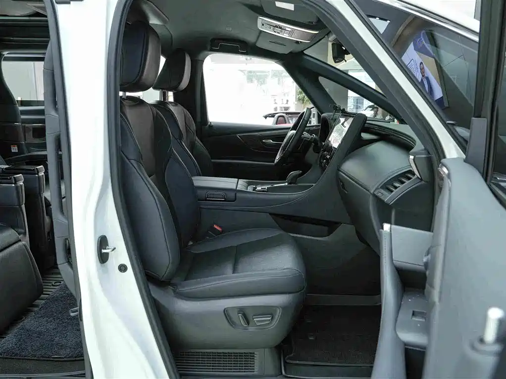 Toyota Vellfire 2024 — фото 12