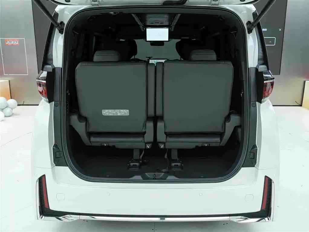 Toyota Vellfire 2024 — фото 26