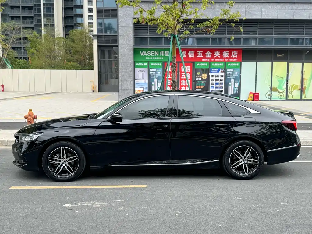 Honda Accord 2022 — фото 10