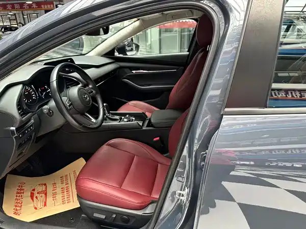 Mazda 3 Axela 2023