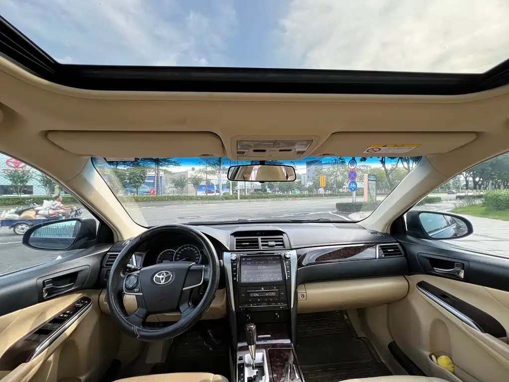 Toyota Camry 2016 — фото 8