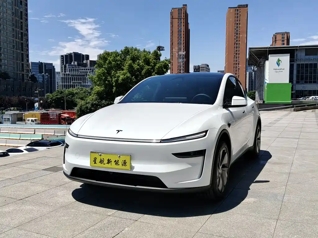 Tesla Model Y 2026
