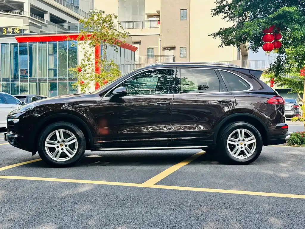 Porsche Cayenne 2017 — фото 11