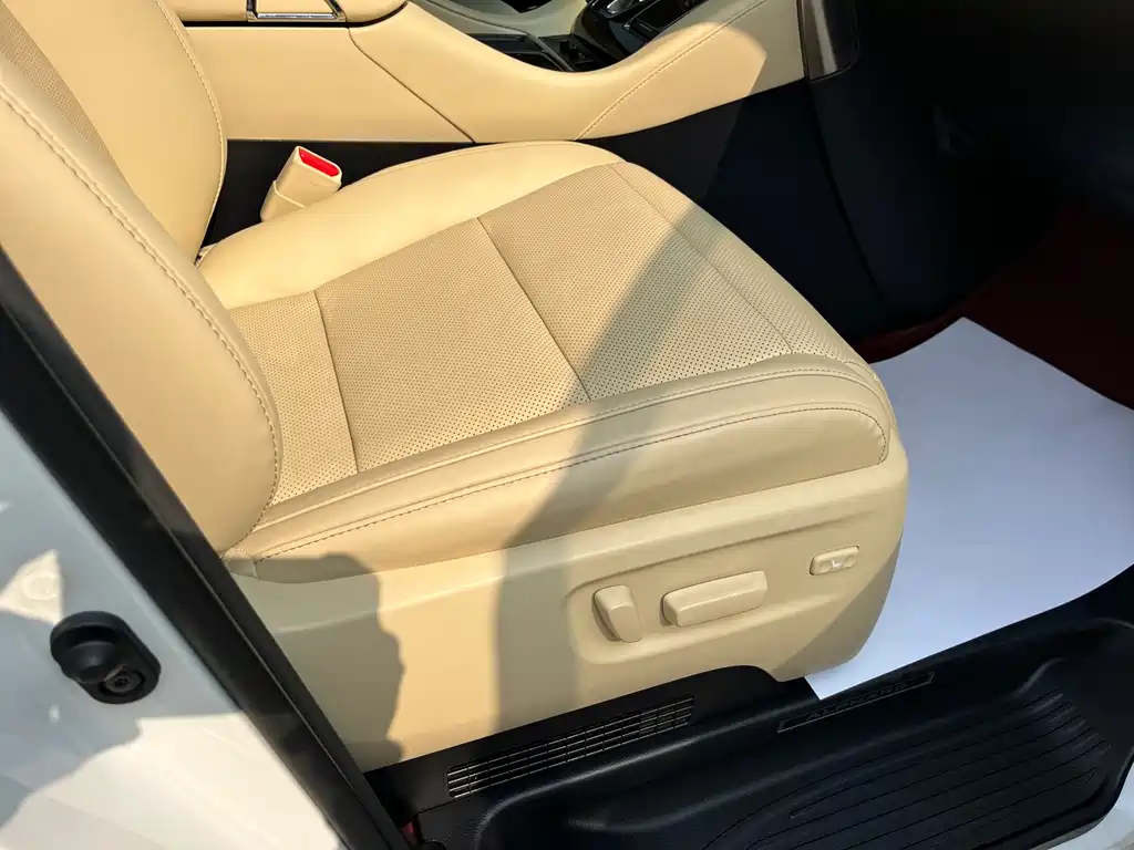 Toyota Alphard 2022 — фото 26