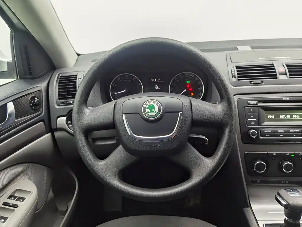 Skoda Octavia 2013 — фото 11
