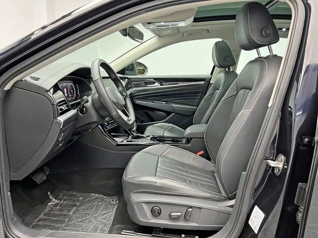 Volkswagen Passat 2023 — фото 14