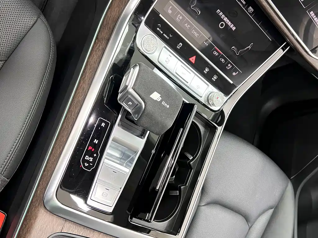 Audi Q7 2021 — фото 26