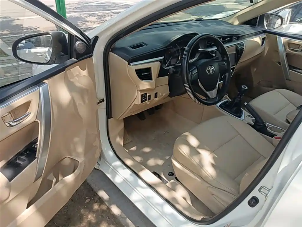 Toyota Corolla 2016 — фото 16