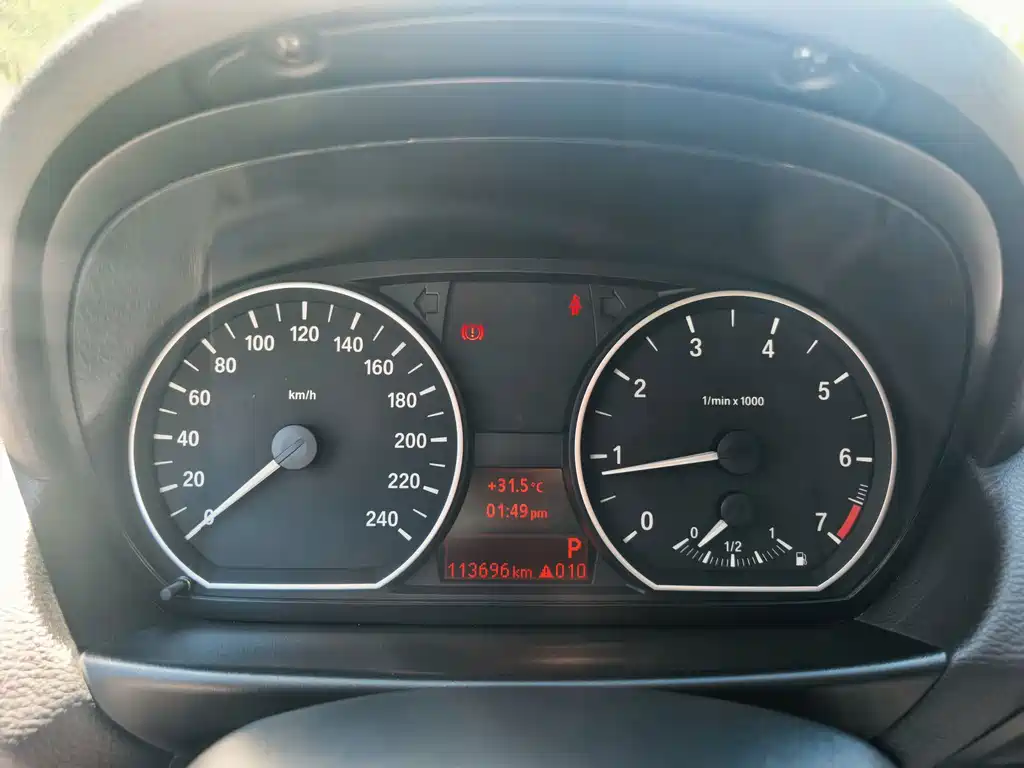 BMW 1 Series 2011 — фото 13