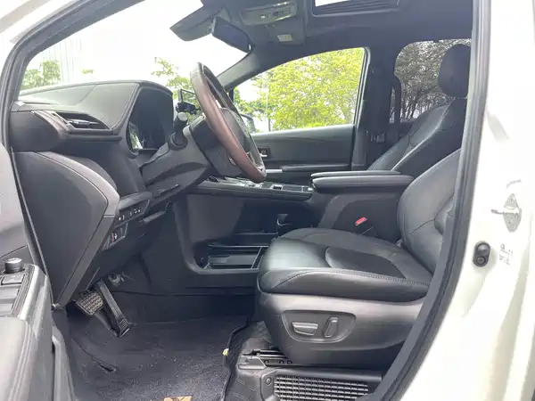 Toyota Sienna 2024