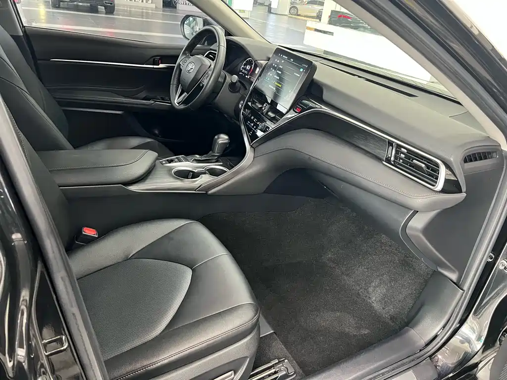 Toyota Camry 2021 — фото 20