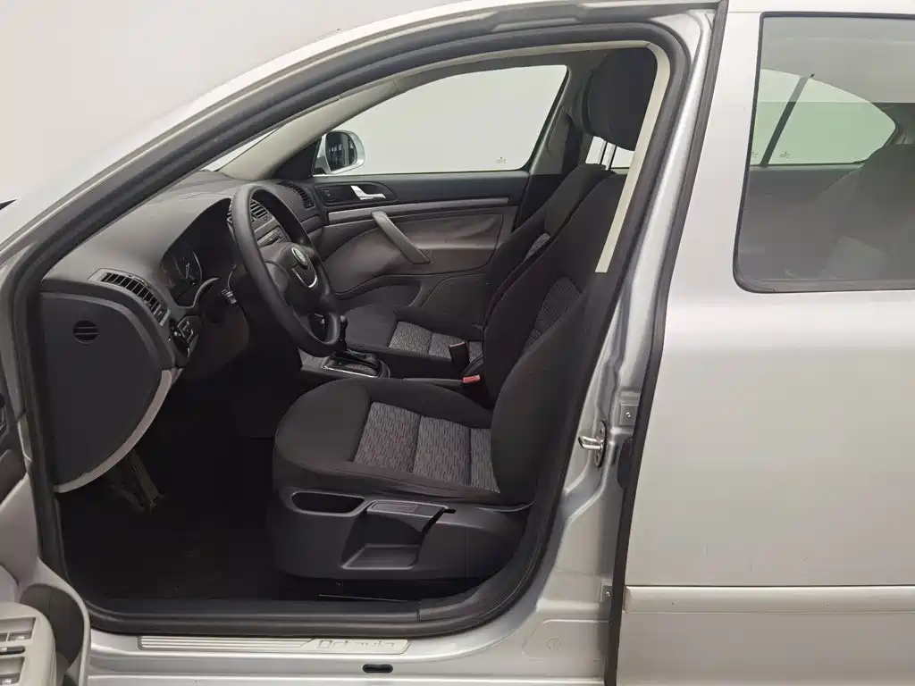 Skoda Octavia 2013 — фото 10