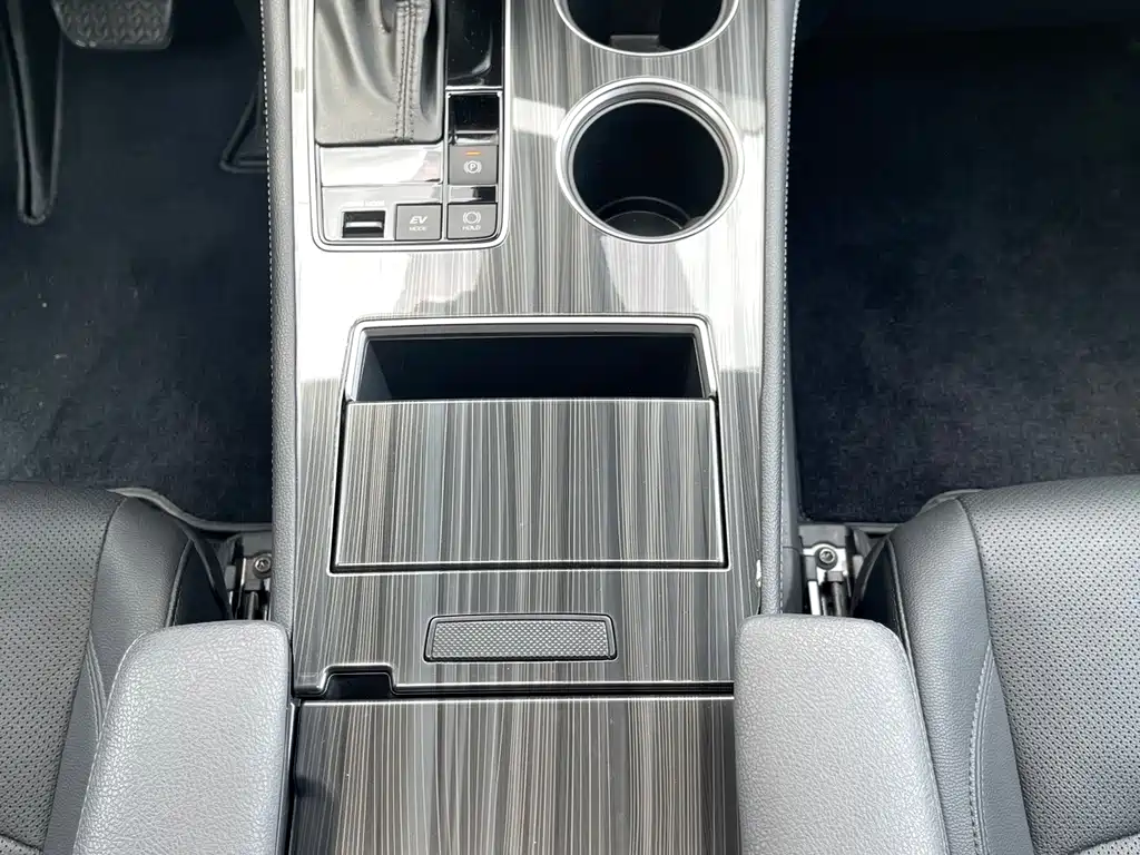 Toyota Sienna 2024 — фото 13