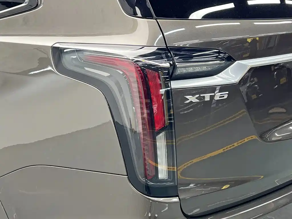 Cadillac XT6 2020 — фото 11