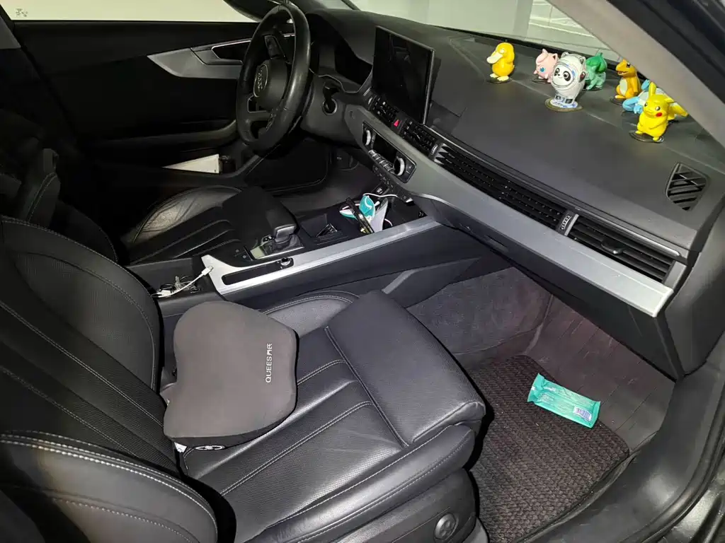 Audi A4L 2021