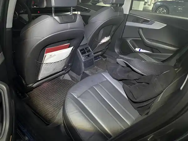 Audi A4L 2021