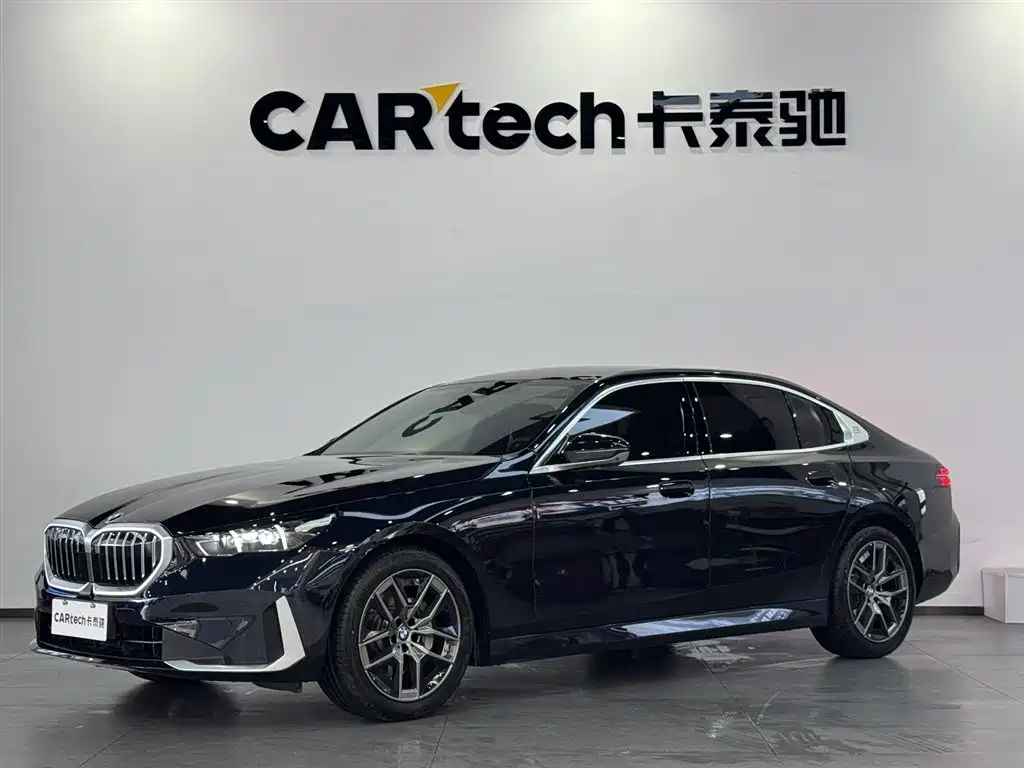 BMW 5 Series 2024 — фото 1