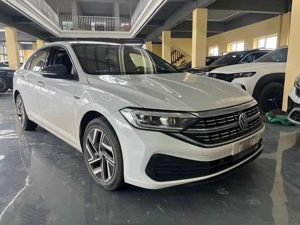 Volkswagen Sagitar 2022