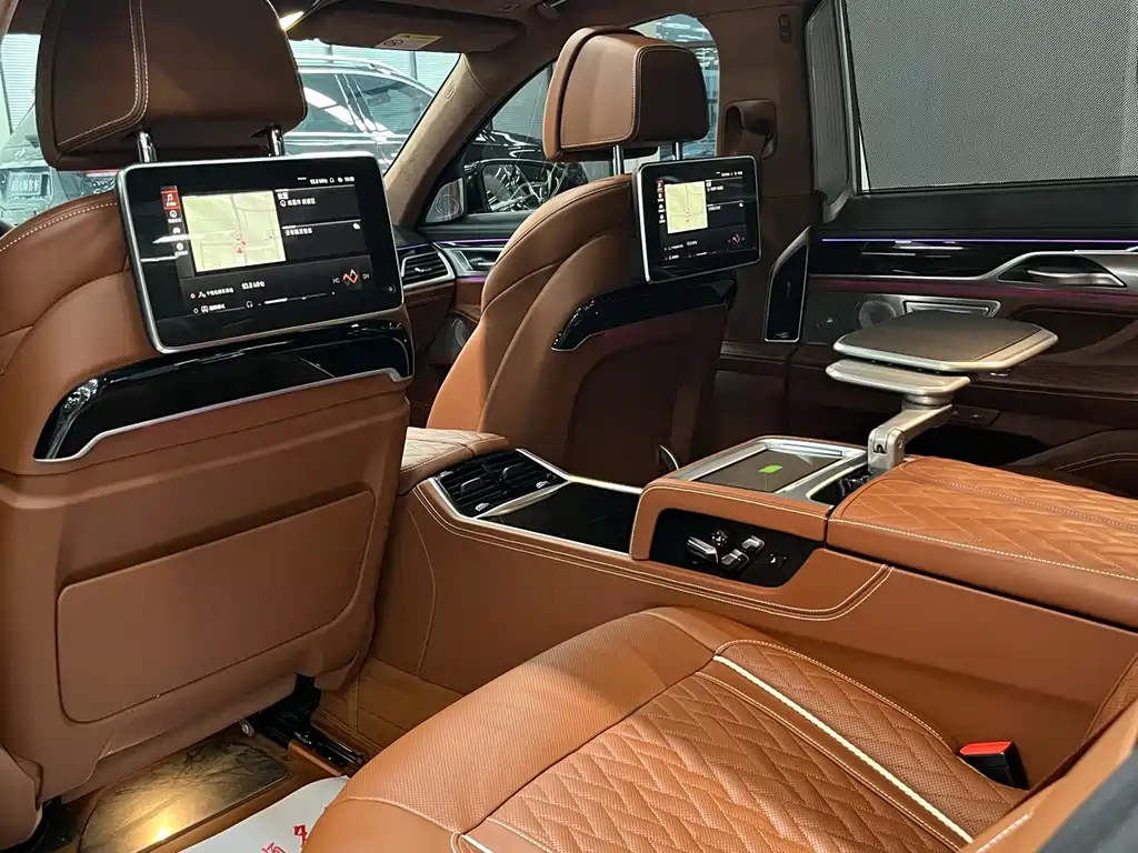 BMW 7 Series 2021 — фото 18