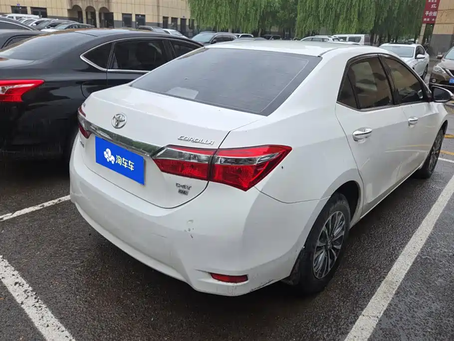 Toyota Corolla 2017 — фото 3