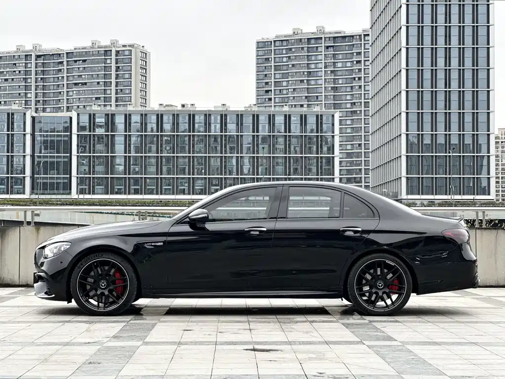 Mercedes-Benz E-Class AMG 2021 — фото 13