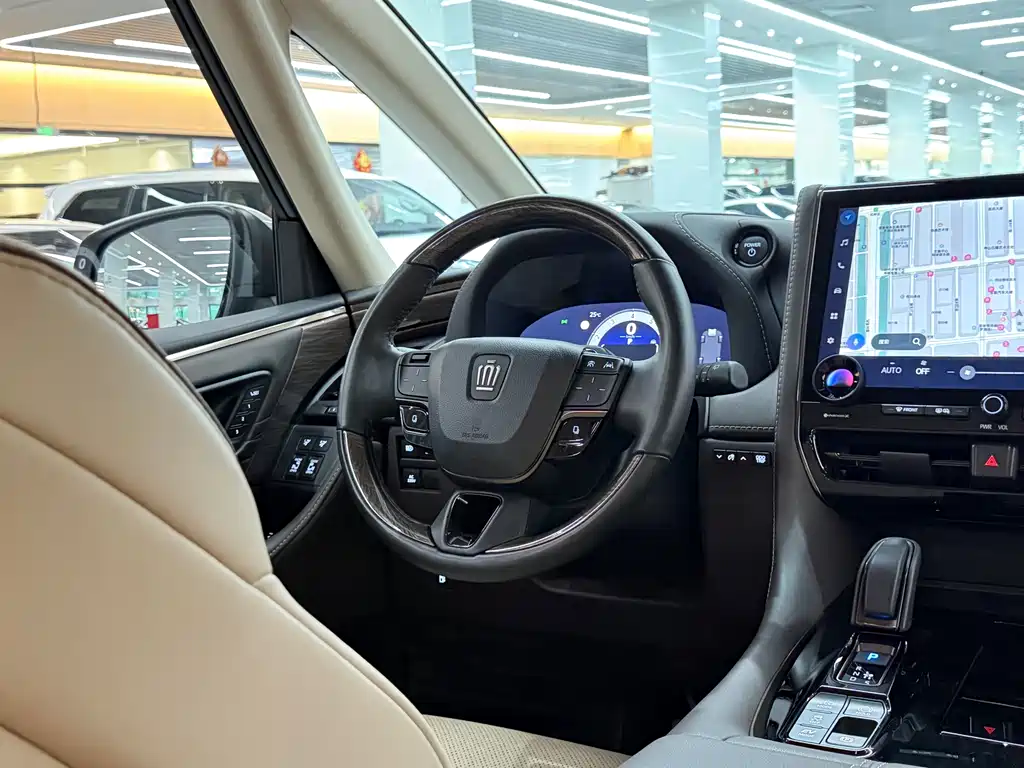 Toyota Vellfire 2023 — фото 11