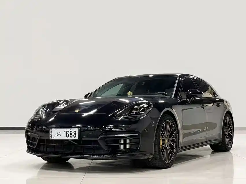 Porsche Panamera 2023 — фото 1
