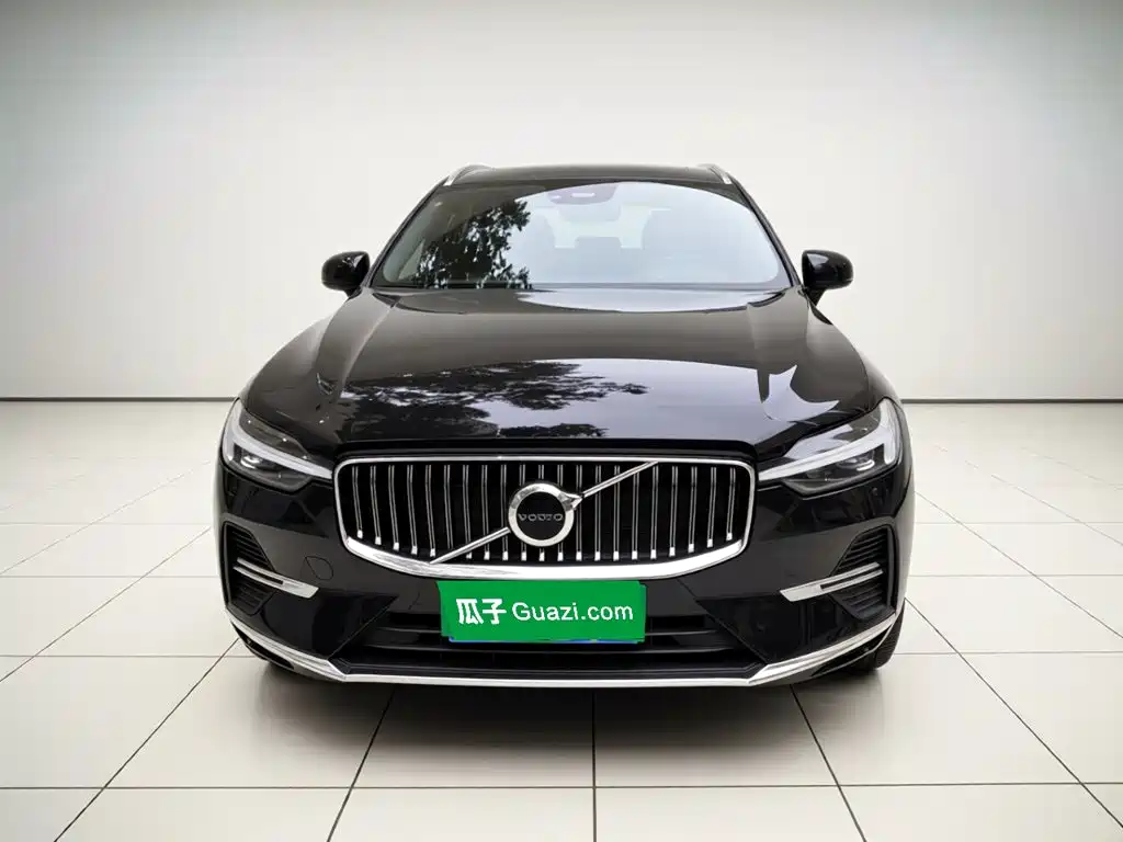 Volvo XC60 2022 — фото 24