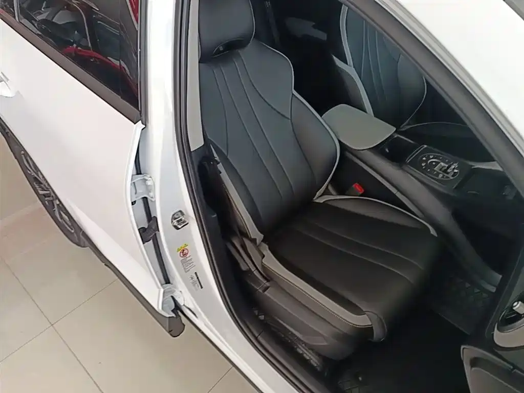 BYD Seal 05 DM-i 2024 — фото 24