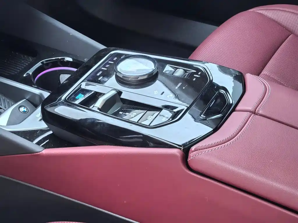 BMW i5 2025 — фото 11