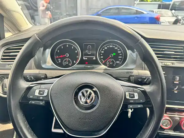 Volkswagen Golf 2020