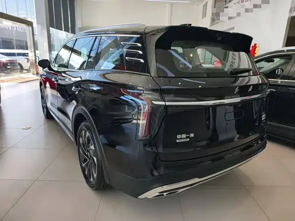 Hongqi HS7 PHEV 2024