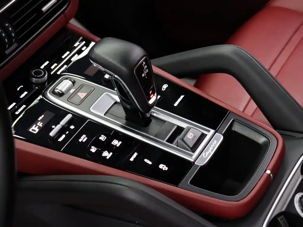 Porsche Cayenne 2021 — фото 14