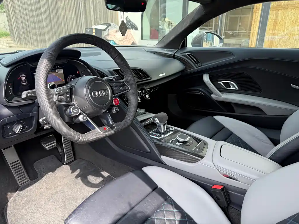 Audi R8 2018 — фото 18