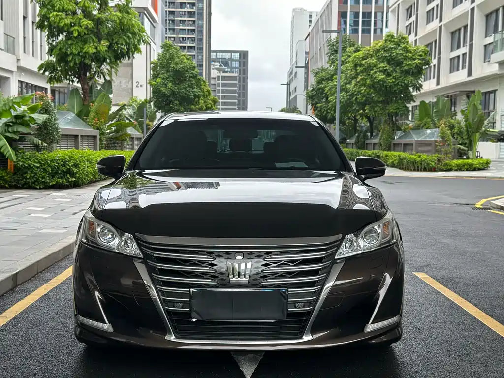 Toyota Crown 2017 — фото 2