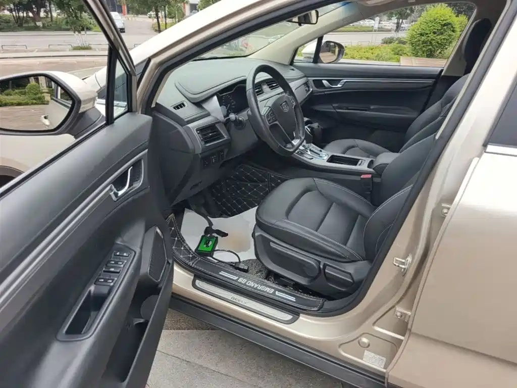 Geely Emgrand GS 2016 — фото 16