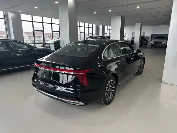 Hongqi H5 2025